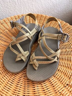 Like New Chaco olive & gray hiking sandals - W Size 7